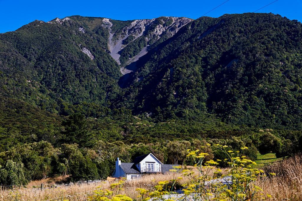 Sky Harbour Villa Kaikoura Esterno foto